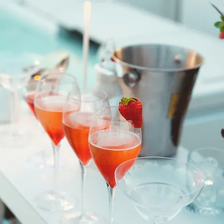 Life Seaview & 호텔 포르토레카나티