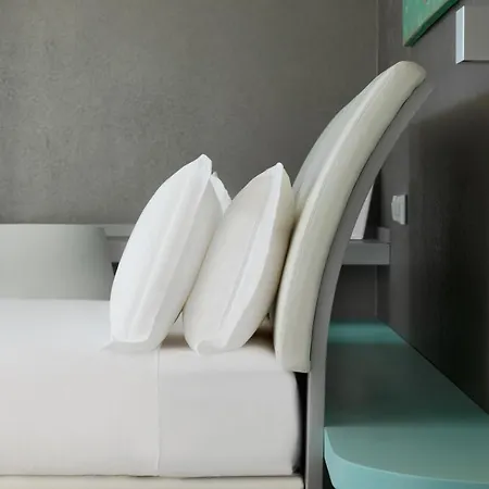 Life Hotel 4*