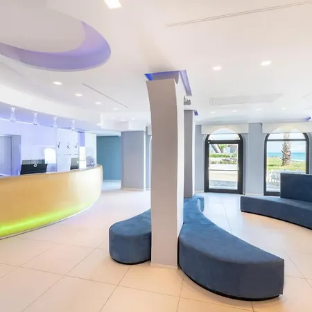 Life Hotel 4*