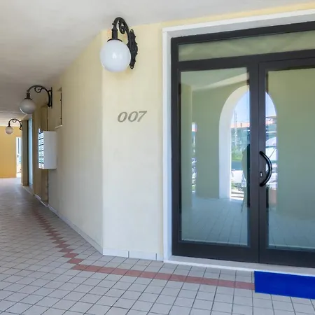 Hotel Life Seaview & 4*