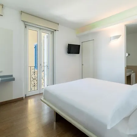 Life Seaview & 4*