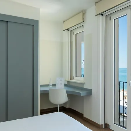 Hotel Life 4*