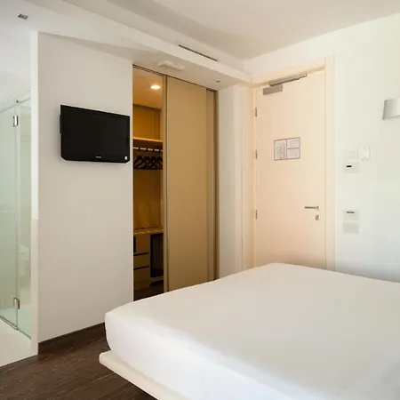 Life Hotel 4*