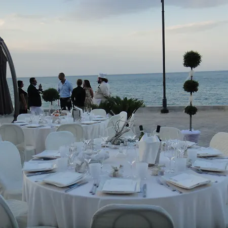 Life Seaview & 4*