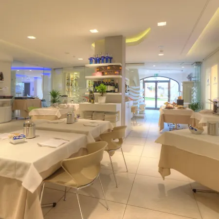 酒店 Life Seaview & 4*