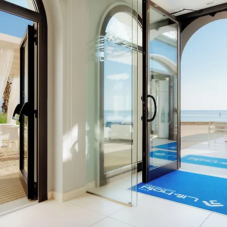 Life Seaview & 4*