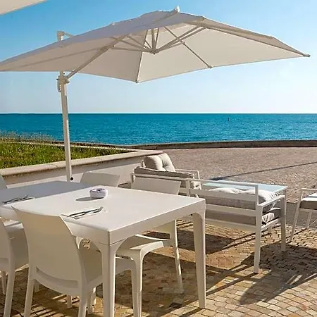 Life Seaview & Hotel