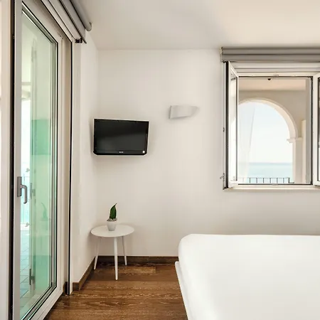 Life Seaview & Hotel 4*